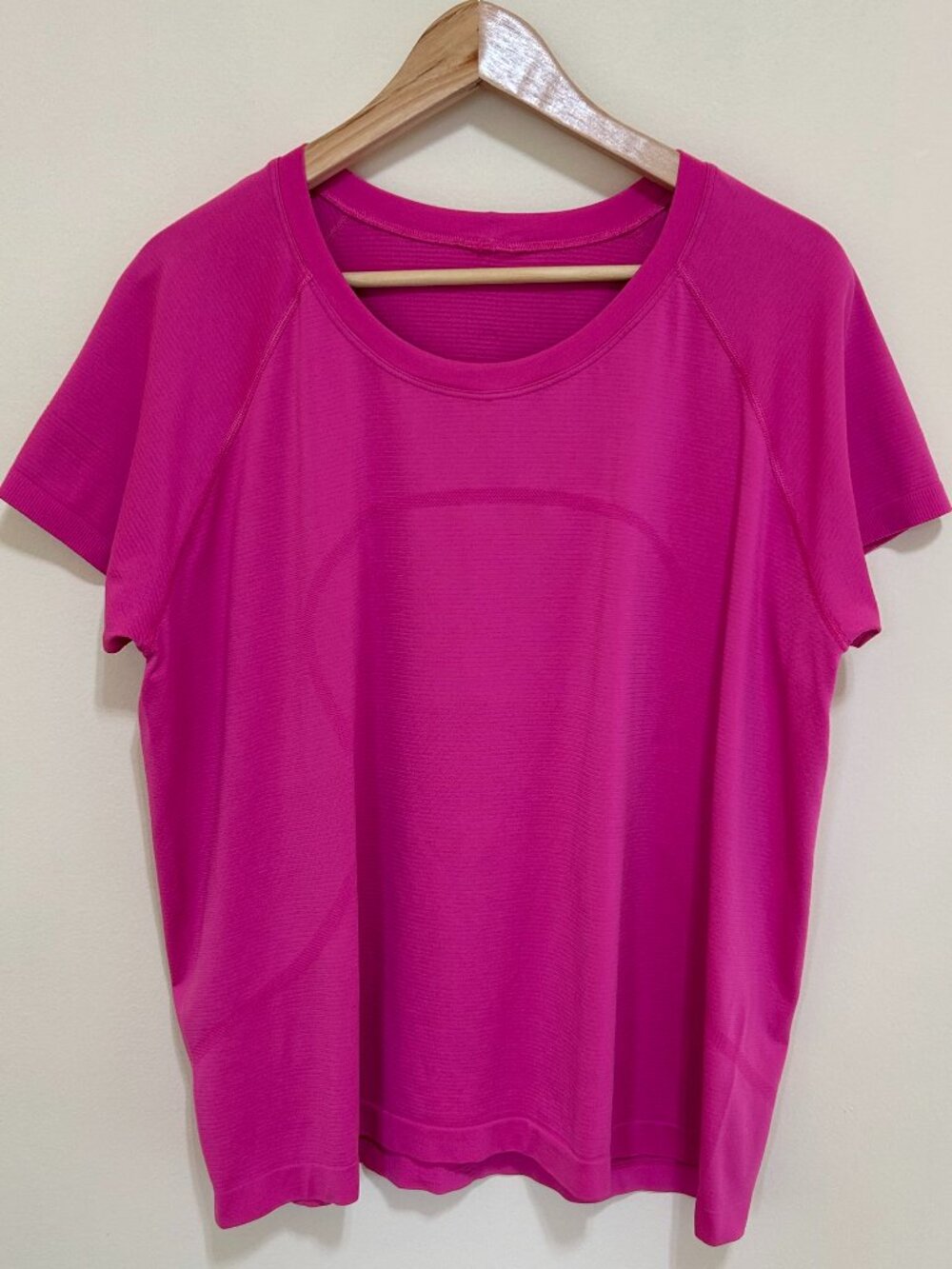 Lululemon Swiftly Tech Short Sleeve Shirt Pink Size 20